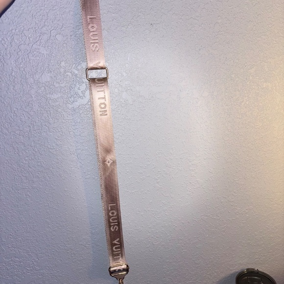 Louie Vuitton Handbag Purse - Picture 4 of 7